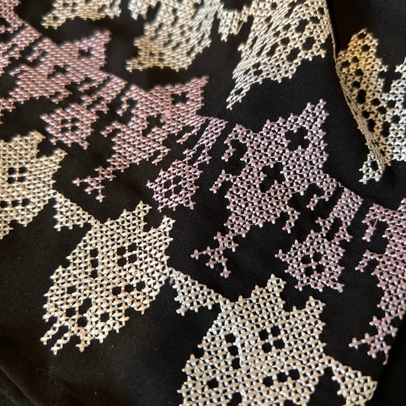 Black Off The Shoulder Blouse by Banjar NEW Size Small USA - Picture 5 of 5